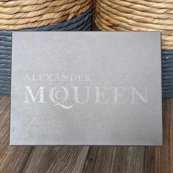 EUC (W36) - McQUEEN Neon Orange Pump - Picture 9 of 11